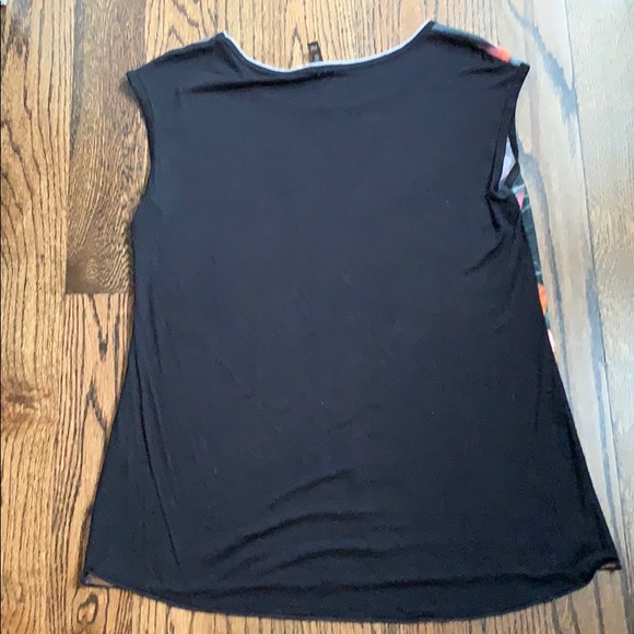 Floral short sleeve top - Picture 3 of 3